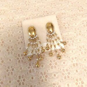 Vintage White Gold Beads Gold Tone Dangle Drop Earrings Timeless VTG Jewelry